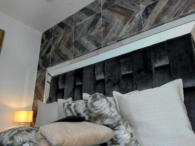 NaylaGrey's BongaCams show and profile