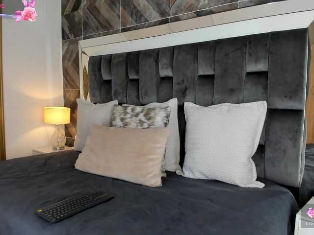 NaylaGrey's BongaCams show and profile