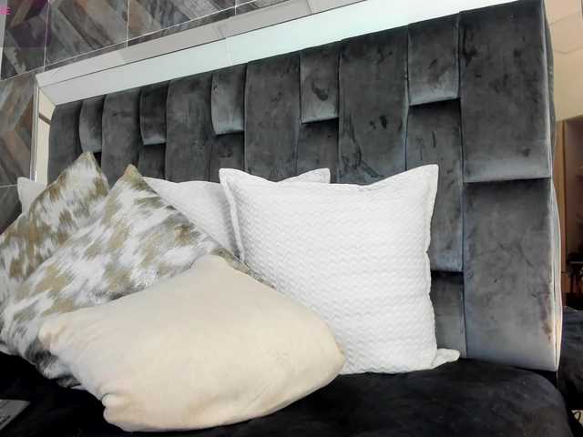 NaylaGrey's BongaCams show and profile