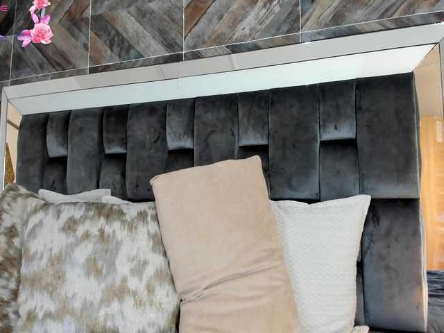 NaylaGrey's BongaCams show and profile