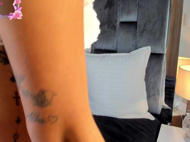 NaylaGrey's BongaCams show and profile