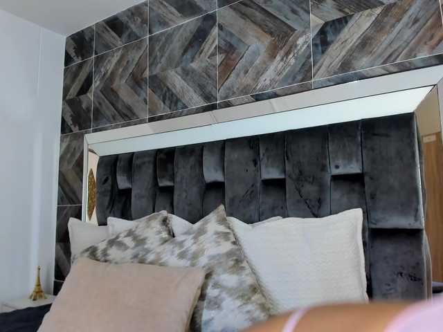 NaylaGrey's BongaCams show and profile