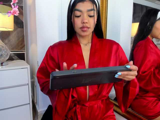 NaylaGrey's BongaCams show and profile