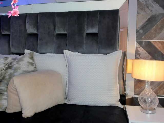 NaylaGrey's BongaCams show and profile