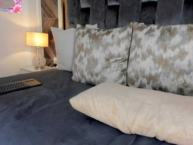 NaylaGrey's BongaCams show and profile