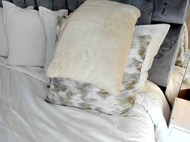 NaylaGrey's BongaCams show and profile