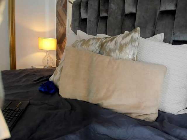 NaylaGrey's BongaCams show and profile