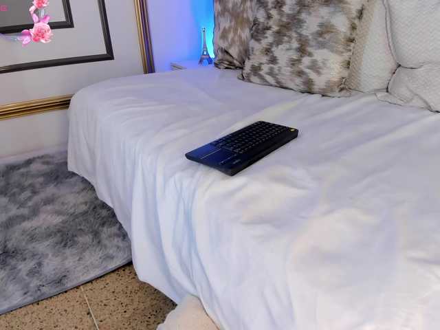 NaylaGrey's BongaCams show and profile