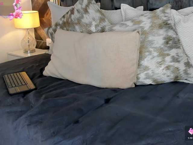 NaylaGrey's BongaCams show and profile