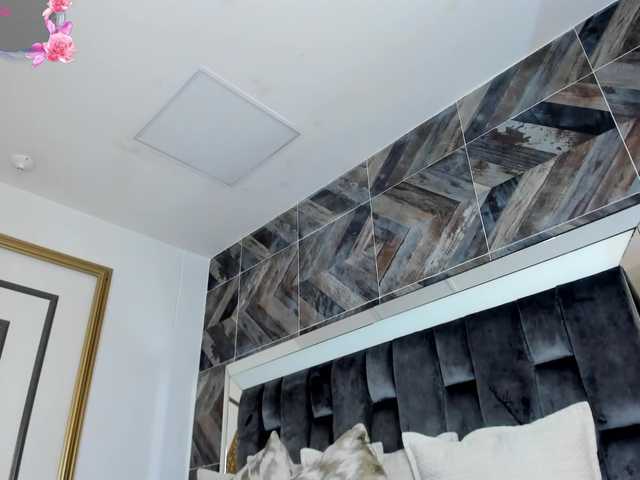 NaylaGrey's BongaCams show and profile