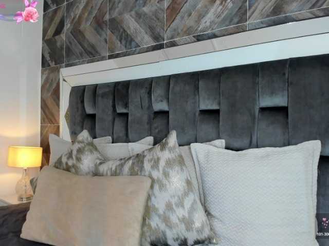 NaylaGrey's BongaCams show and profile