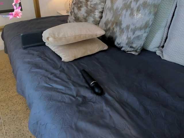 NaylaGrey's BongaCams show and profile