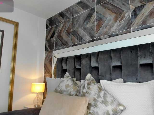 NaylaGrey's BongaCams show and profile