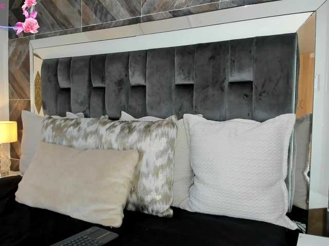 NaylaGrey's BongaCams show and profile