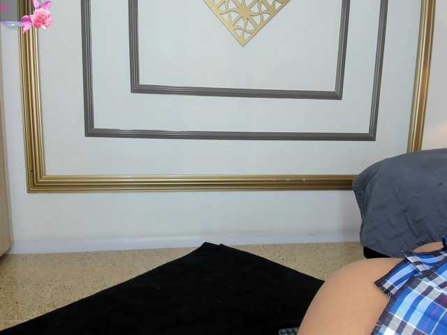 NaylaGrey's BongaCams show and profile