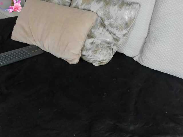 NaylaGrey's BongaCams show and profile