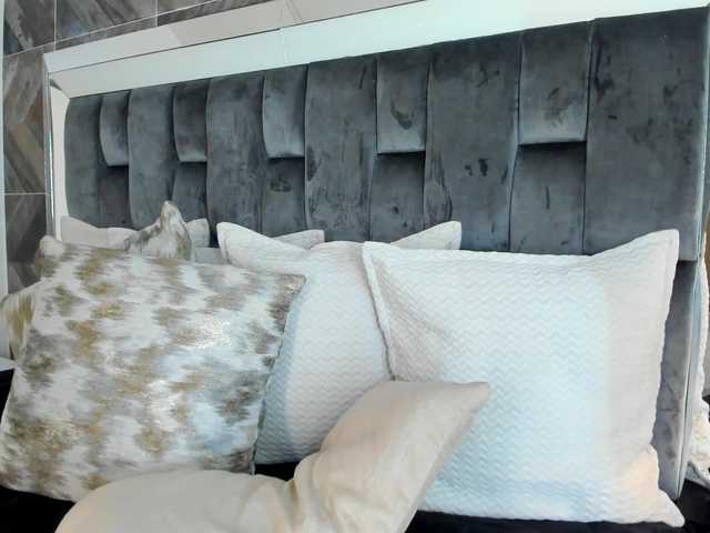 NaylaGrey's BongaCams show and profile