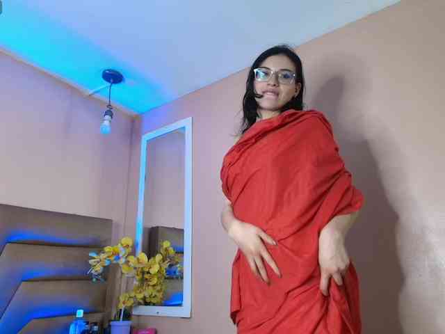 Crimsonsecretts webcam