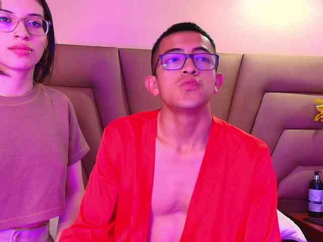 Crimsonsecretts webcam