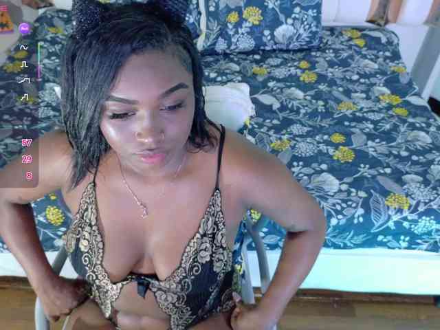 loveebonyyjuices webcam