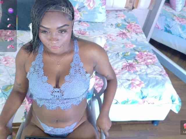 loveebonyyjuices webcam
