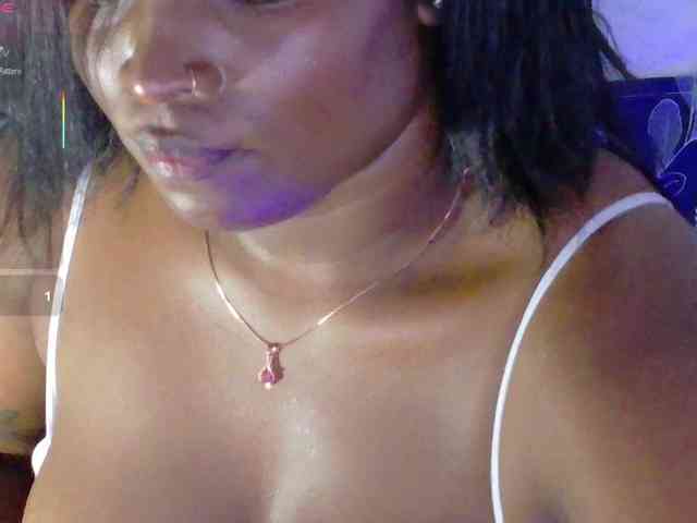 loveebonyyjuices webcam