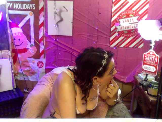 PrettyRican35 webcam