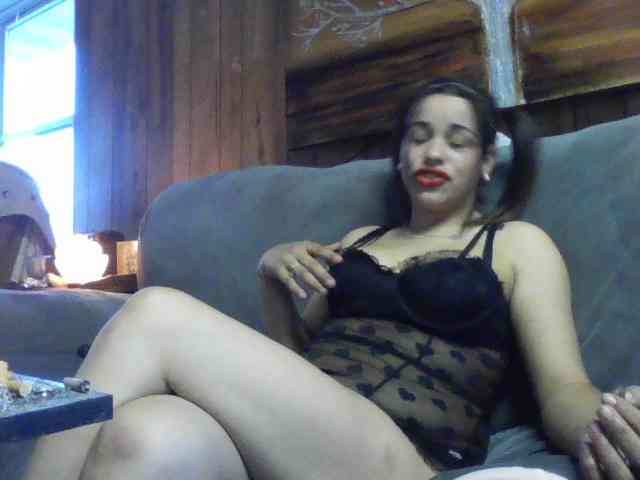 PrettyRican35 webcam