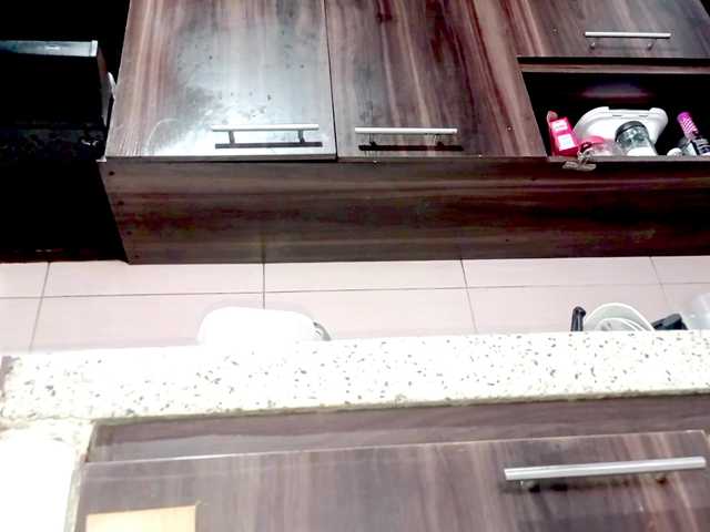 PetiteIvoryqueens webcam