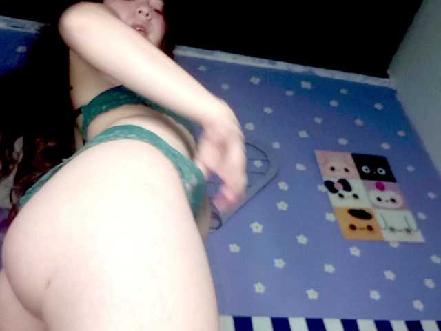 PetiteIvoryqueens's BongaCams show and profile