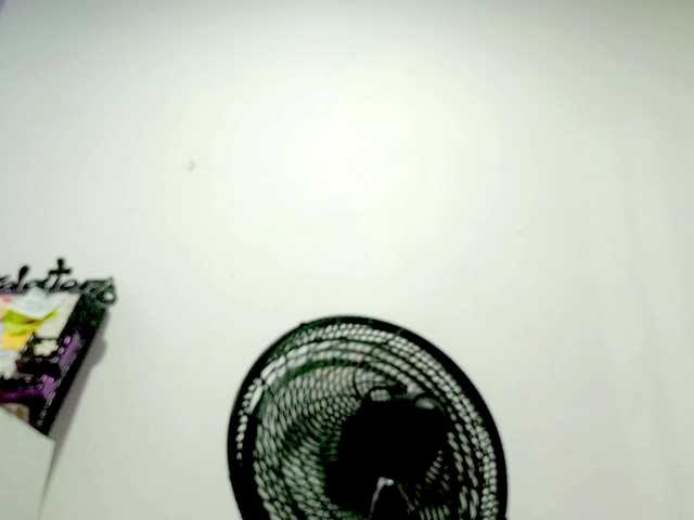 PetiteIvoryqueens's BongaCams show and profile