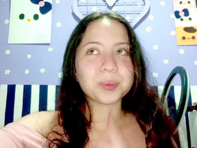 PetiteIvoryqueens's BongaCams show and profile