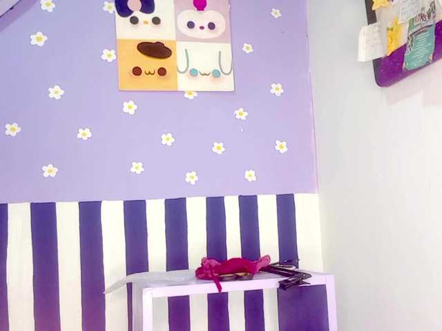 PetiteIvoryqueens's BongaCams show and profile