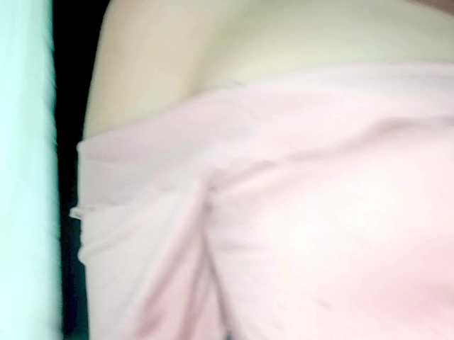 PetiteIvoryqueens's BongaCams show and profile