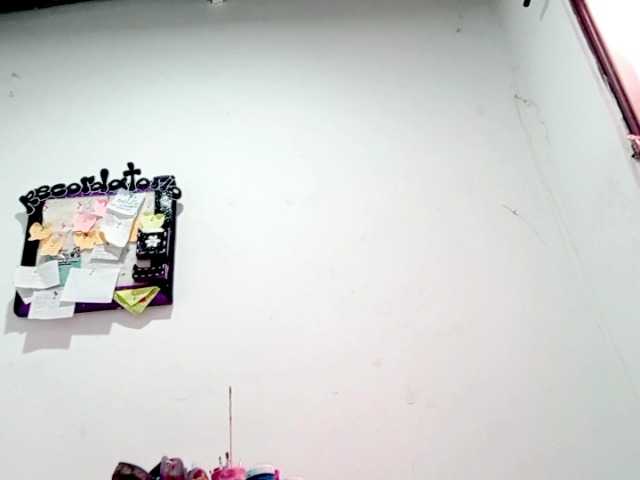 PetiteIvoryqueens webcam