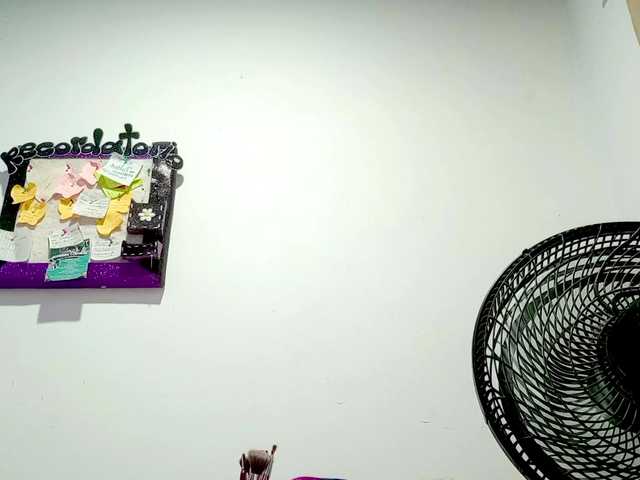 PetiteIvoryqueens free chat on liveonude