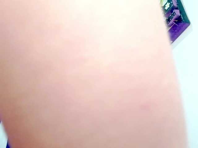 PetiteIvoryqueens's BongaCams show and profile