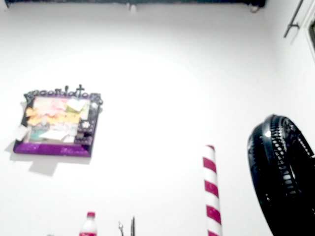 PetiteIvoryqueens's BongaCams show and profile