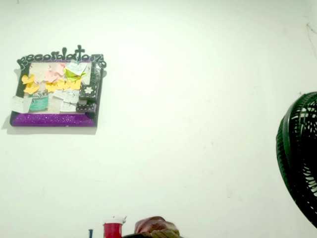 PetiteIvoryqueens's BongaCams show and profile