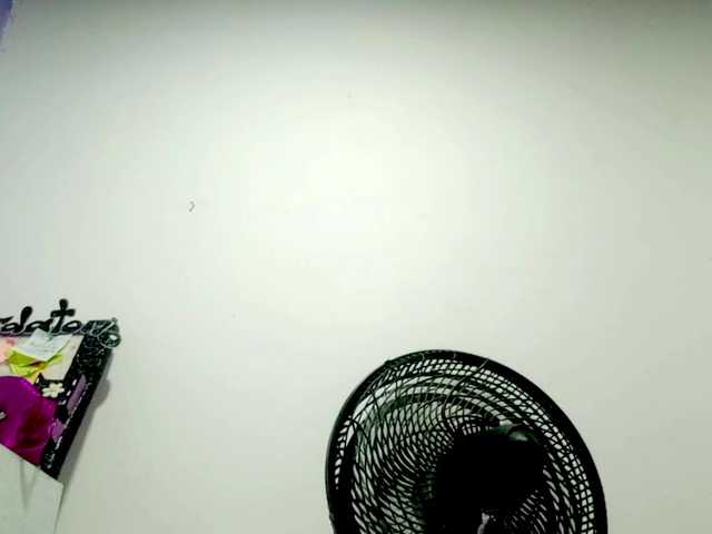 PetiteIvoryqueens's BongaCams show and profile