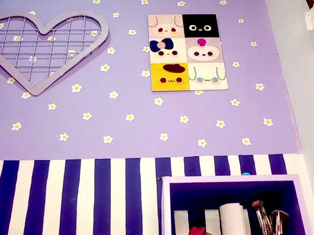 PetiteIvoryqueens's BongaCams show and profile