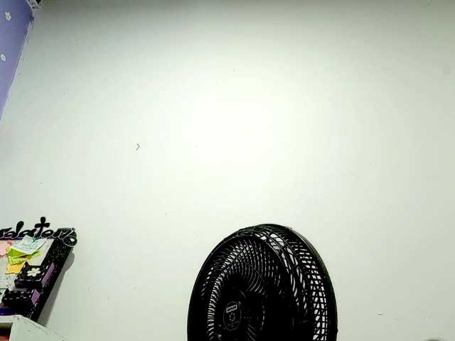 PetiteIvoryqueens's BongaCams show and profile