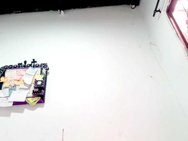 PetiteIvoryqueens webcam