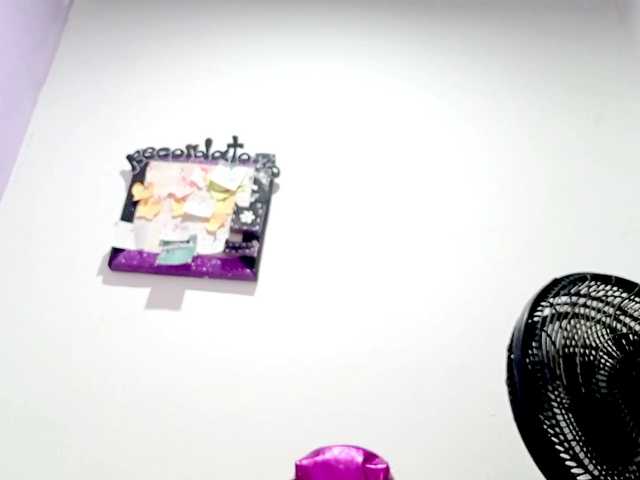 PetiteIvoryqueens – webcam model profile photo