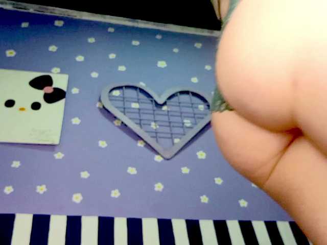 PetiteIvoryqueens's BongaCams show and profile