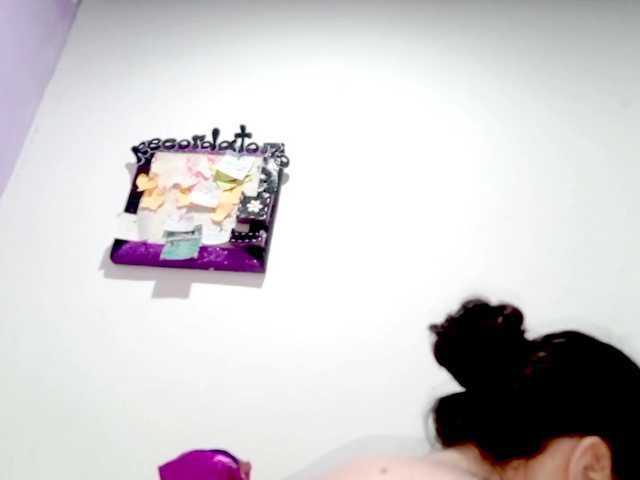 PetiteIvoryqueens – webcam model profile photo