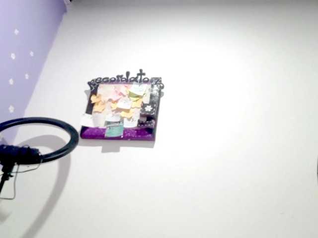 PetiteIvoryqueens's BongaCams show and profile