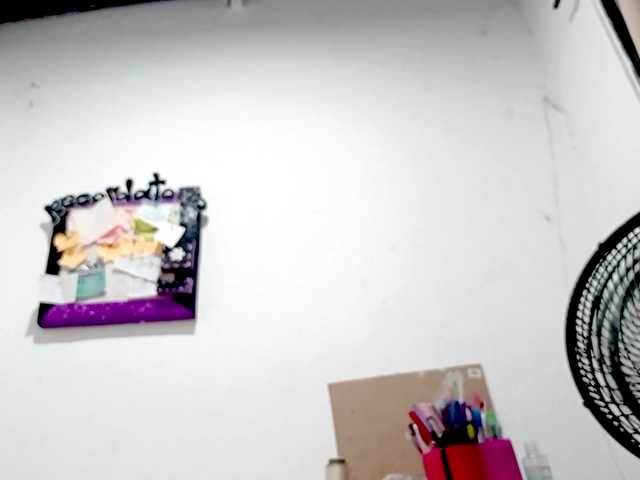 PetiteIvoryqueens's BongaCams show and profile