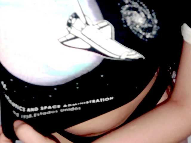 PetiteIvoryqueens's BongaCams show and profile