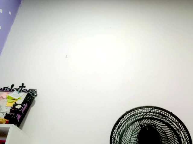 PetiteIvoryqueens's BongaCams show and profile